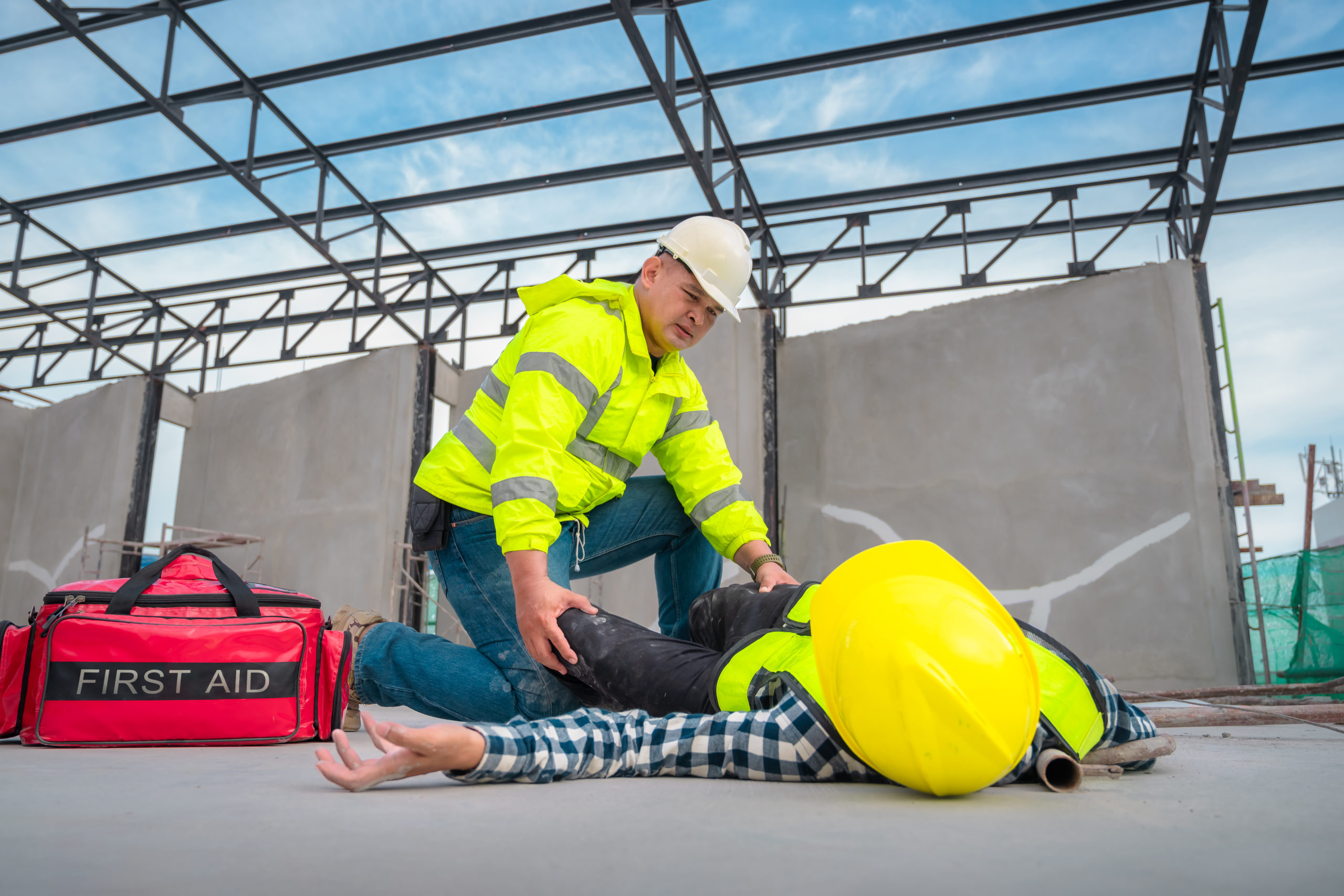 Assurance dirigeant – Premiers secours sur un chantier après un accident du travail